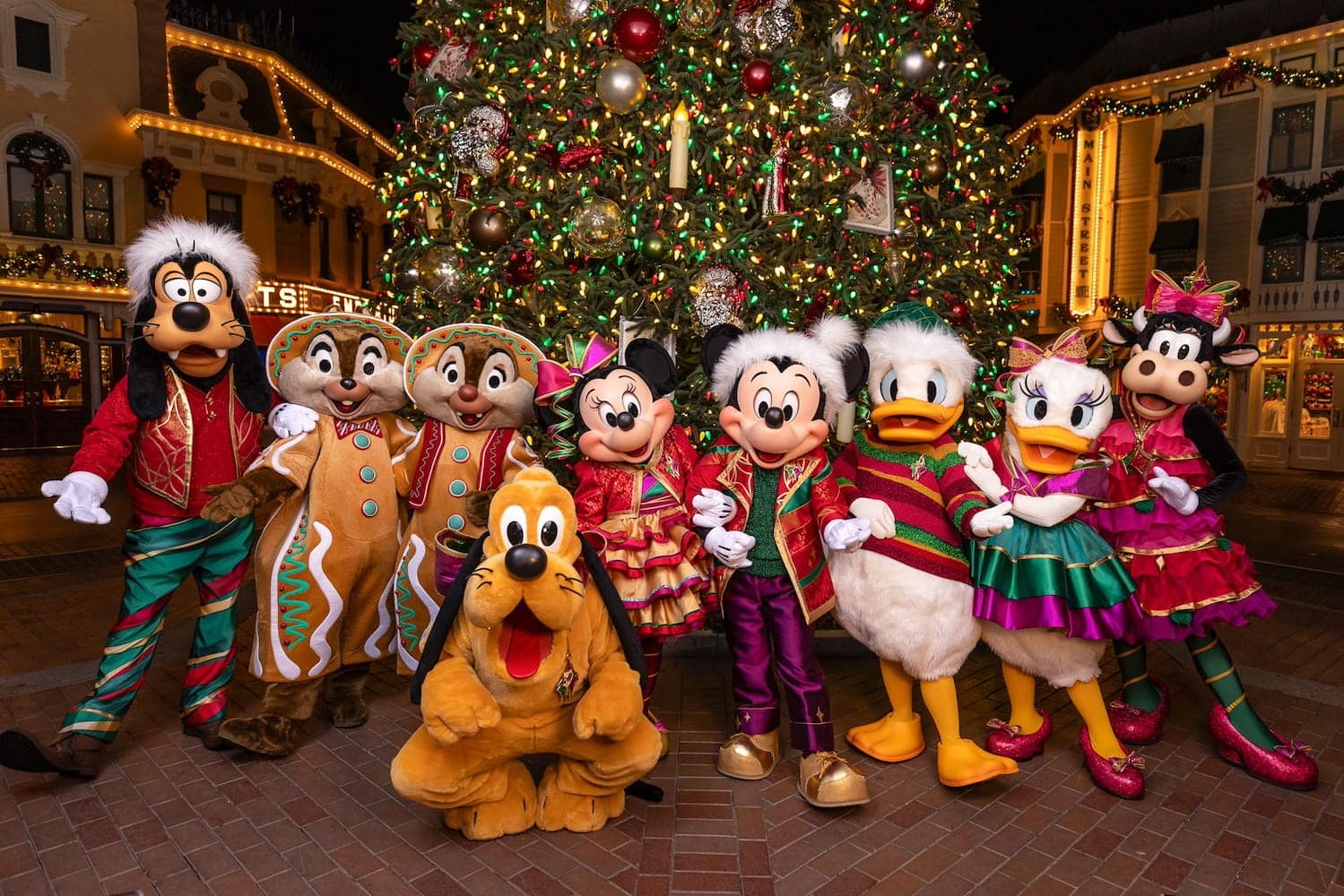 characters main street christmas disneyland california 3007 1